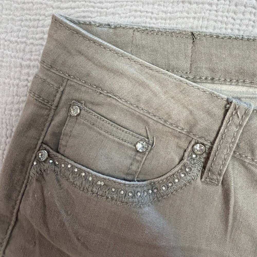 Miss Me Women's Embellished Fleur-de-Lis Pocket Jeans - Picture 7 of 10